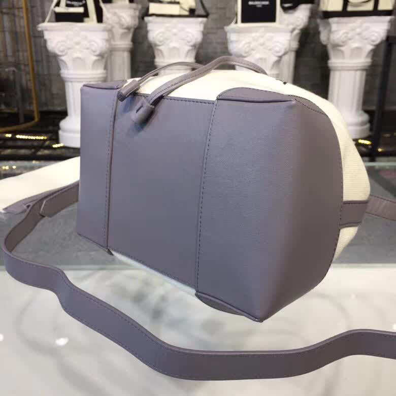 BALENCIAG巴黎世家 帆布 斜挎抽繩桶包  BL1847